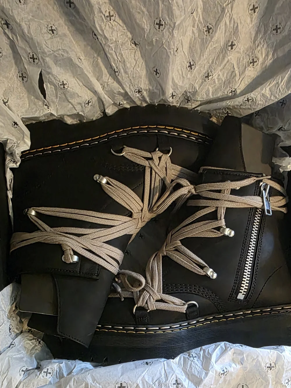 RICK OWENS+DR MARTENS 1460 MEGALACE QUAD RO